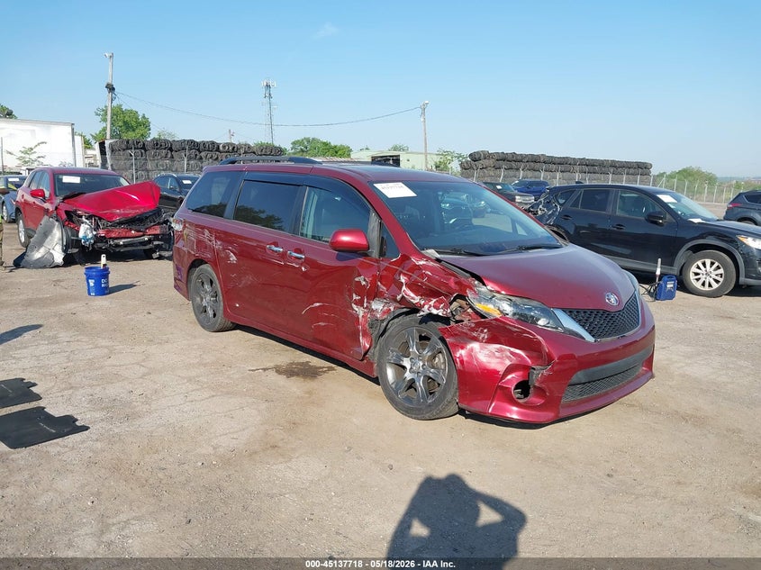 TOYOTA SIENNA - zdjęcie 1