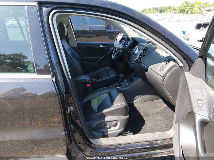 2017 VOLKSWAGEN TIGUAN auction photo 5