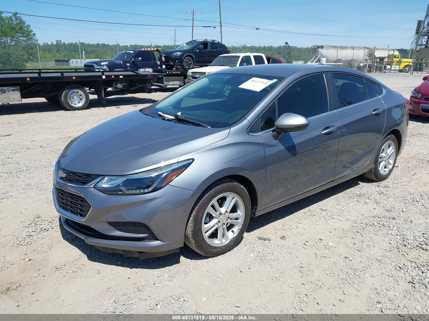 2018 Chevrolet Cruze Lt Auto 1G1BE5SM2J7135652 photo 1