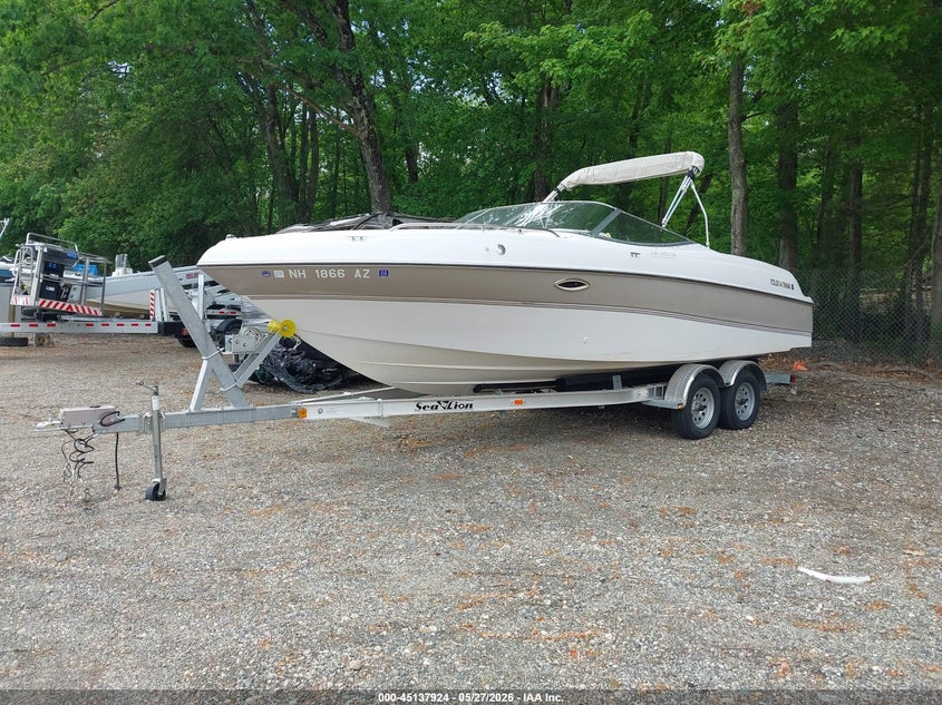 1997 FOUR WINNS 240 HORIZON auction photo 2