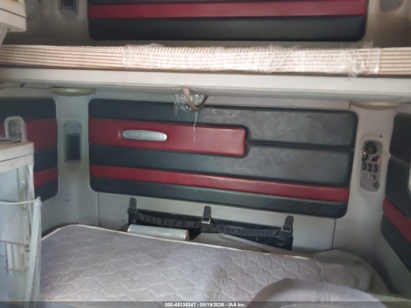 1998 FREIGHTLINER CONVENTIONAL auction photo 7