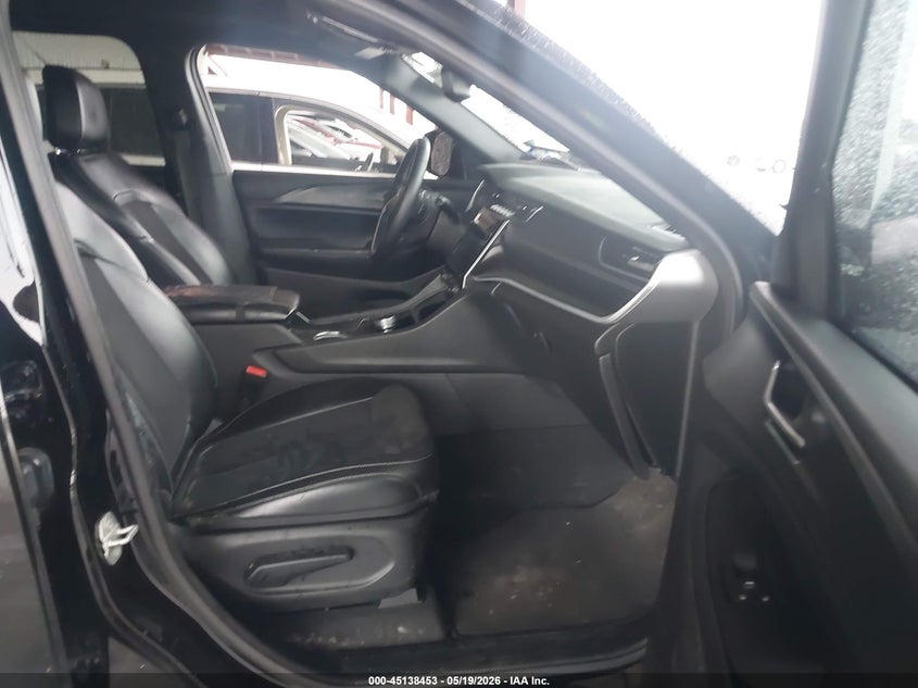 2024 JEEP GRAND CHEROKEE L auction photo 5