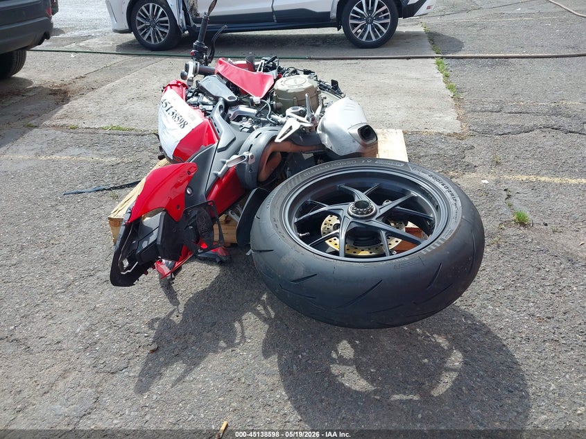 2019 Ducati Panigale V4/V4S/V4S Speciale VIN: ZDMDAGNW3KB005760 Lot: 45138598