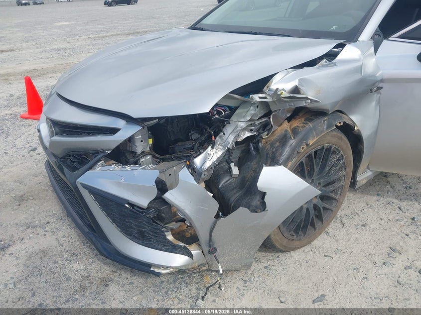 TOYOTA CAMRY - zdjęcie 6