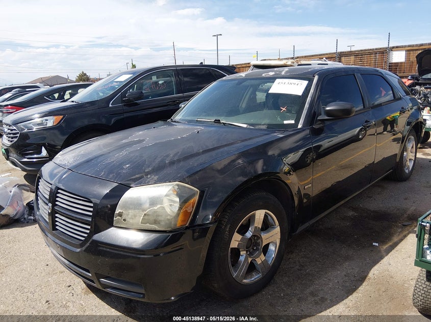 2005 DODGE MAGNUM auction photo 2