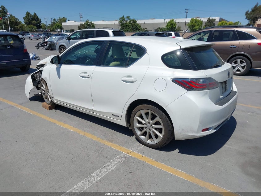 Vin: jthkd5bh9d2172873, lot: 45636728, lexus ct 200h 20133