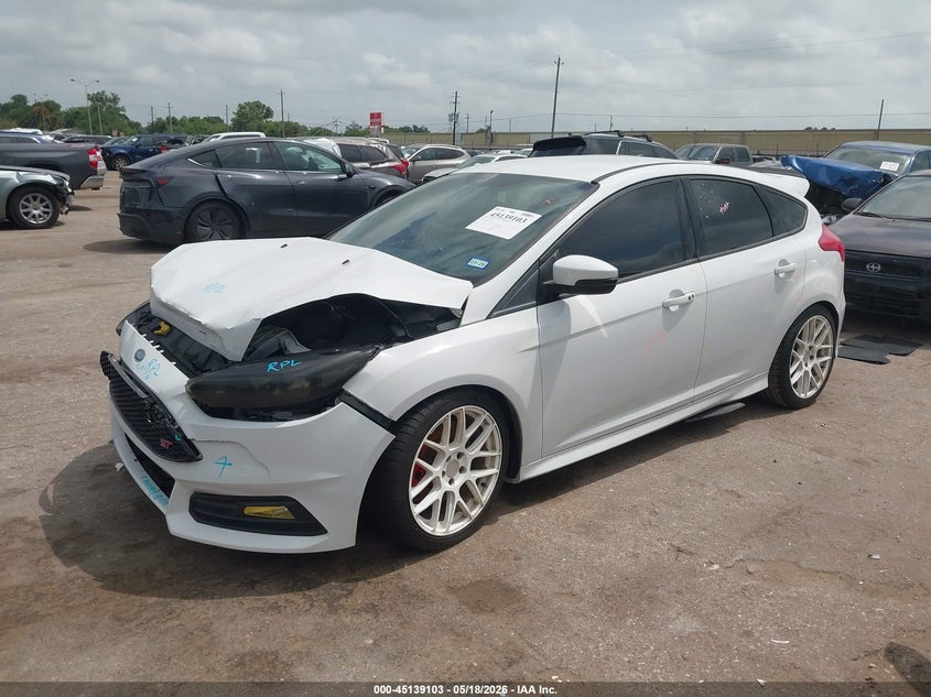 Vin: 1fadp3l96jl325427, lot: 45636732, ford focus st 20182