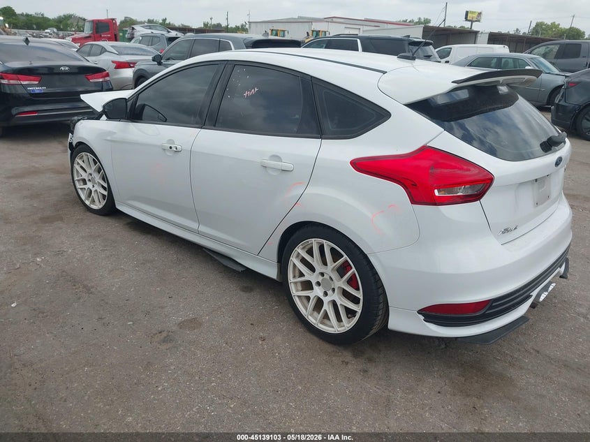 Vin: 1fadp3l96jl325427, lot: 45636732, ford focus st 20183