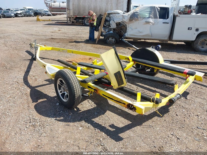 2004 TRAILER BOAT TRAILER auction photo 3