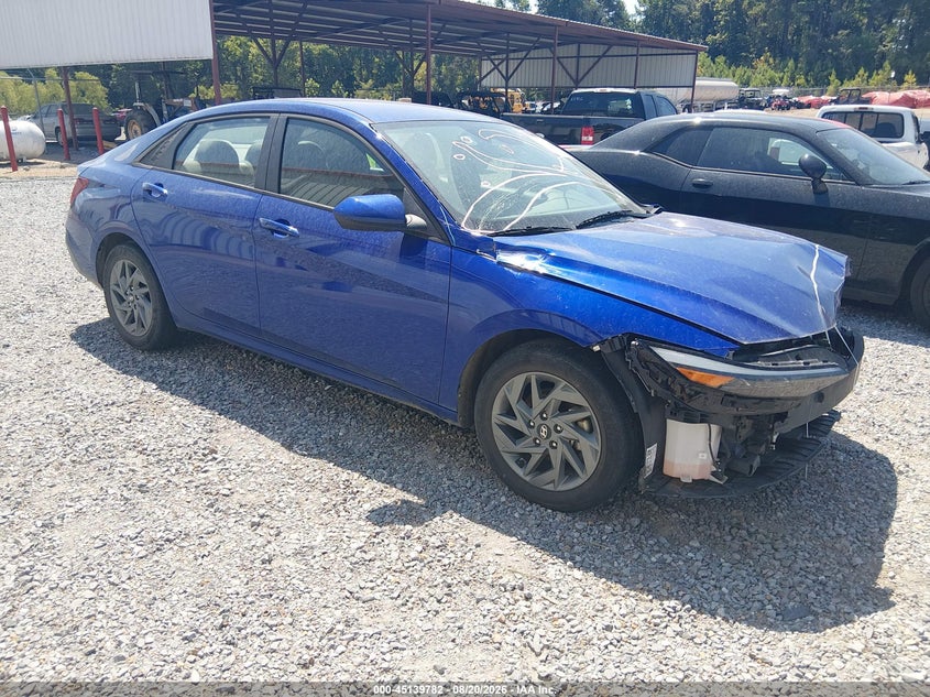 2024 HYUNDAI ELANTRA auction photo 1