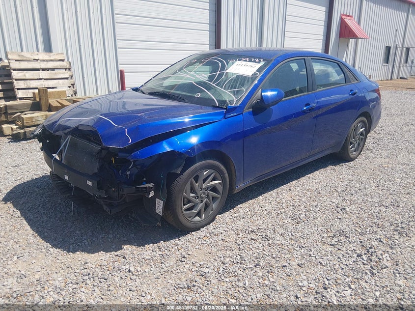 2024 HYUNDAI ELANTRA auction photo 2