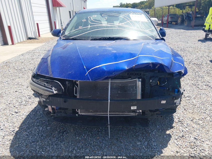 2024 HYUNDAI ELANTRA auction photo 6