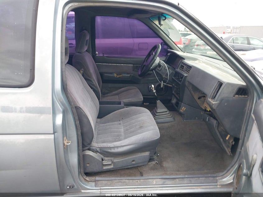 1993 NISSAN TRUCK auction photo 5