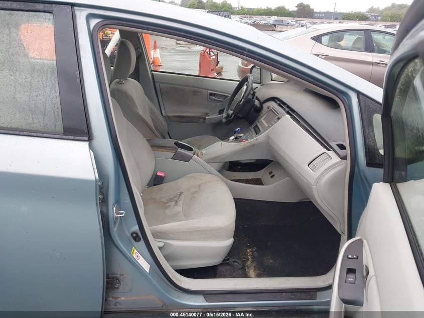 2013 TOYOTA PRIUS auction photo 5