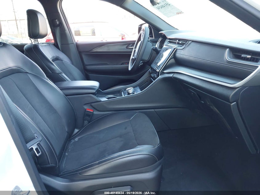 2024 JEEP GRAND CHEROKEE L auction photo 5