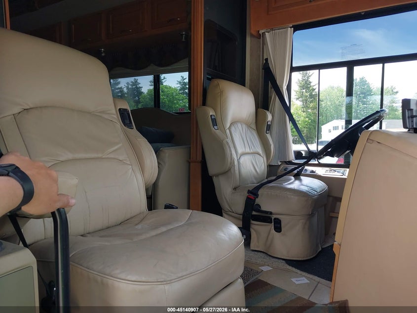 2006 FREIGHTLINER WINNEBAGO TOUR auction photo 5