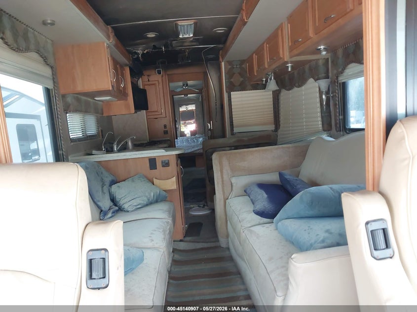 2006 FREIGHTLINER WINNEBAGO TOUR auction photo 8
