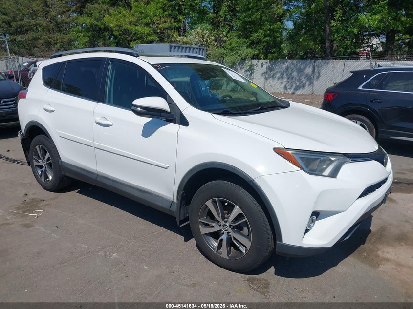 2017 TOYOTA RAV4 auction photo 1