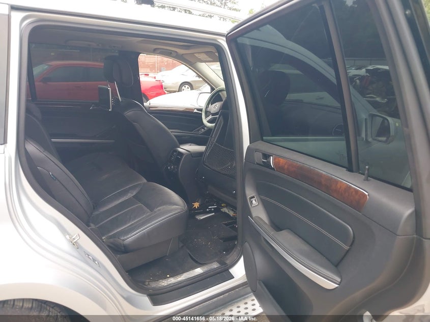 2010 MERCEDES-BENZ GL 550 auction photo 8