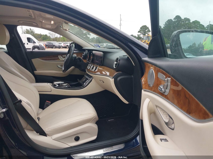 AtlanticExpress - Mercedes-Benz E-Class