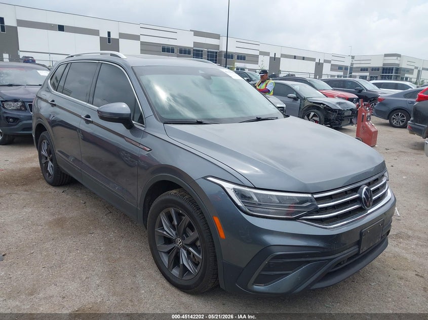 2022 VOLKSWAGEN TIGUAN 2.0T SE — Photo gallery