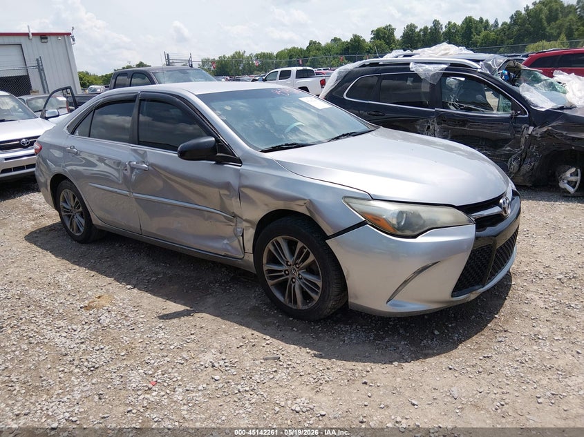 Zdjęcie główne ogłoszenia 2015 TOYOTA CAMRY