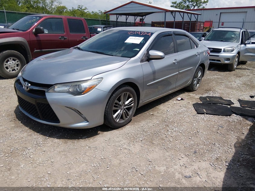 2015 TOYOTA CAMRY — zdjęcie 2