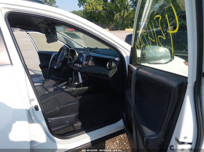 2014 TOYOTA RAV4 auction photo 5