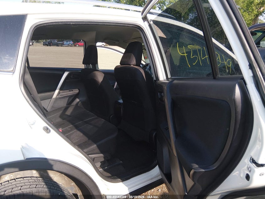 2014 TOYOTA RAV4 auction photo 8