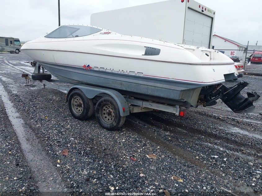 1990 BAYLINER CAPRI 2250 BOAT AND TRAILER auction photo 3