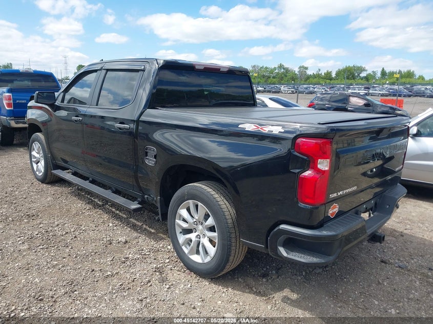 2020 CHEVROLET SILVERADO 1500 4WD SHORT BED CUSTOM — Photo 3