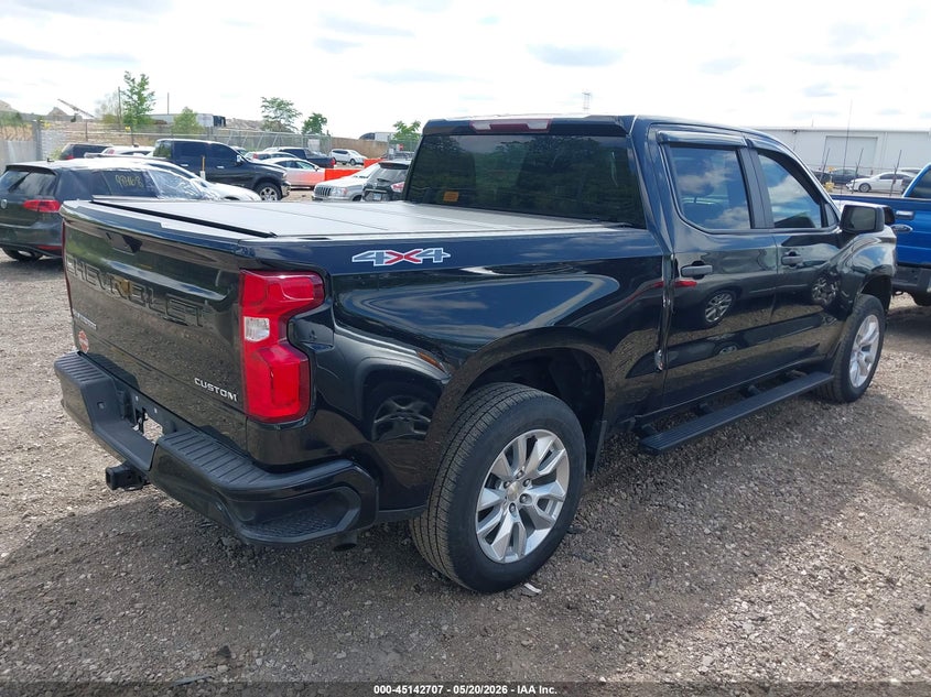 2020 CHEVROLET SILVERADO 1500 4WD SHORT BED CUSTOM — Photo 4