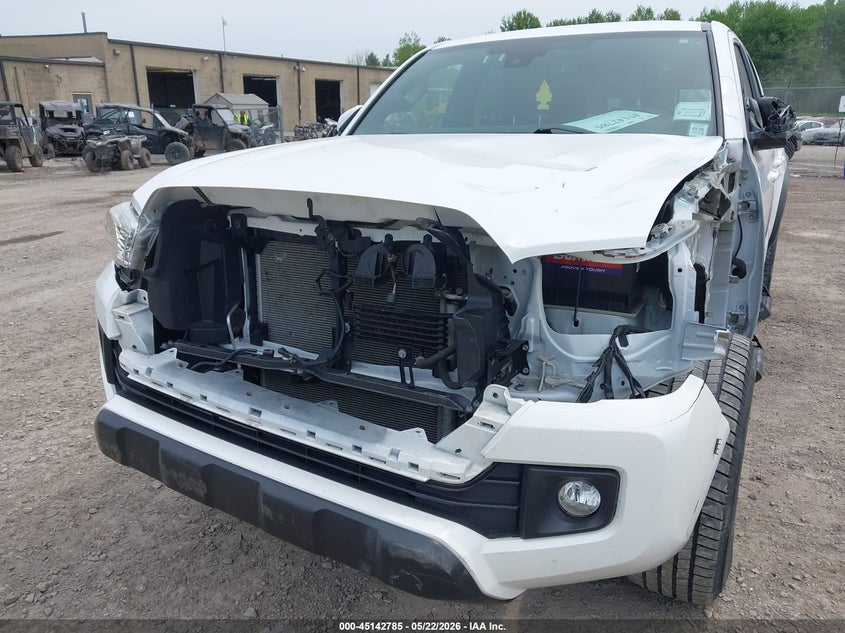 2018 TOYOTA TACOMA auction photo 6