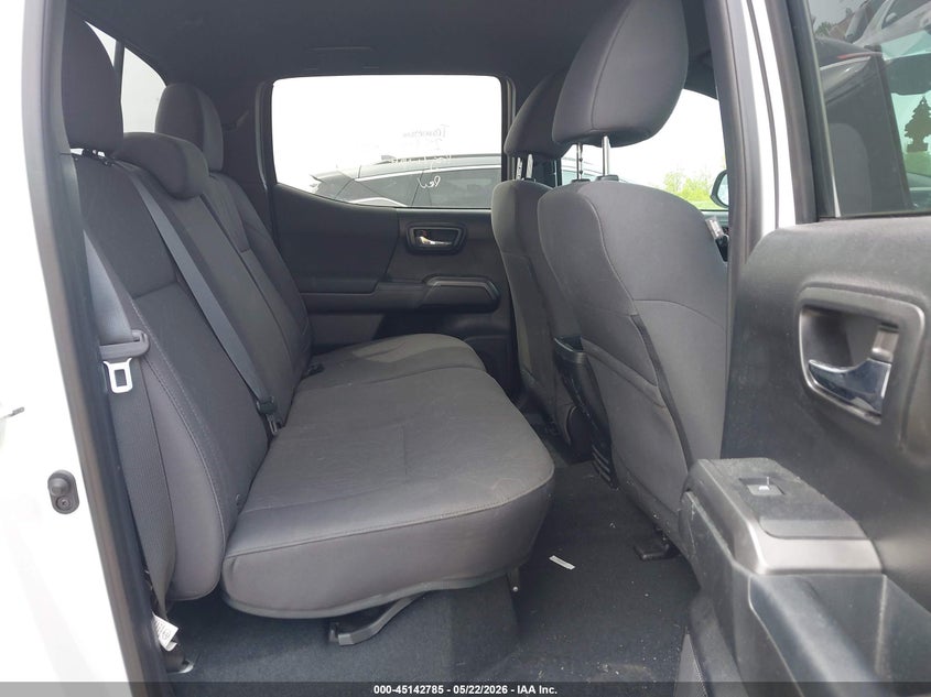 2018 TOYOTA TACOMA auction photo 8