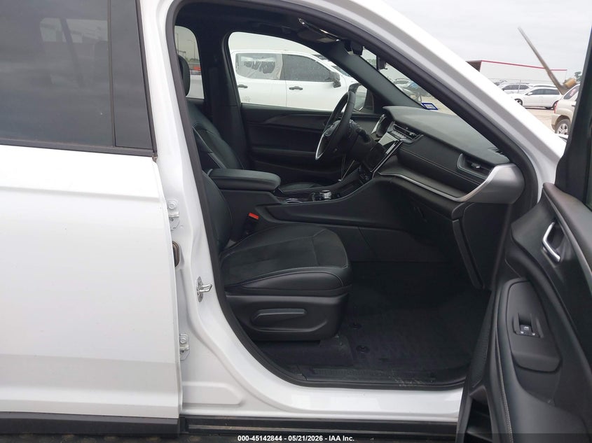2025 JEEP GRAND CHEROKEE L auction photo 5