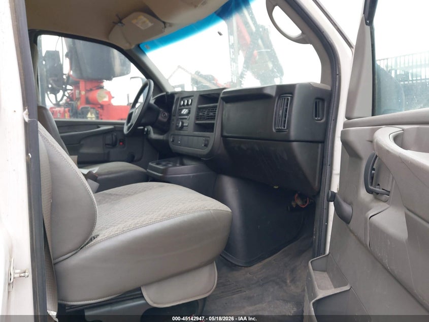 2008 GMC Savana Cutaway Work Van VIN: 1GDJG31K481906185 Lot: 45142947