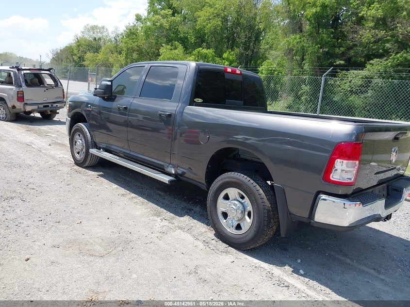 Vin: 3c6ur5cl9pg592280, lot: 45640590, ram 2500 tradesman  4x4 6'4 box 20233