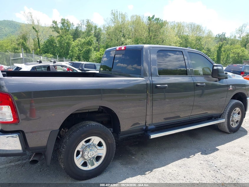Vin: 3c6ur5cl9pg592280, lot: 45640590, ram 2500 tradesman  4x4 6'4 box 20234