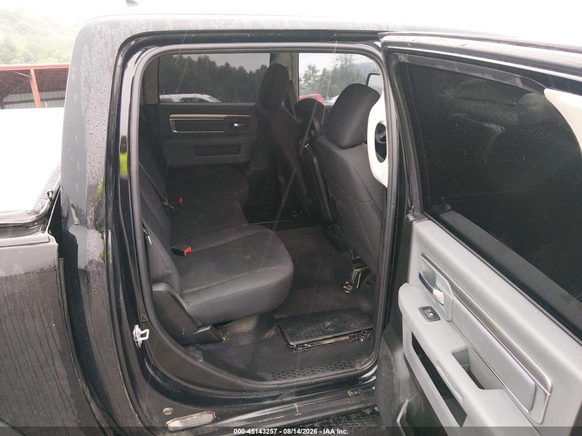 RAM 1500 CLASSIC 2019 VIN 1C6RR7LT0KS697065