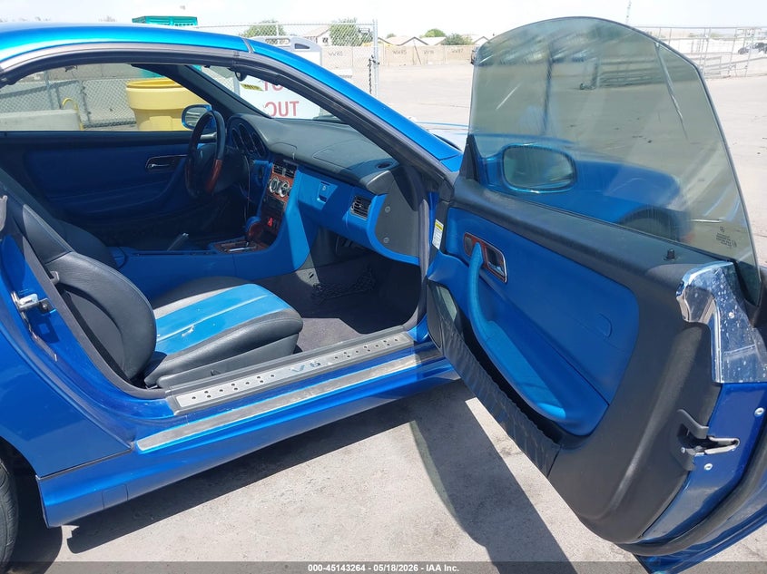 2001 MERCEDES-BENZ SLK 320