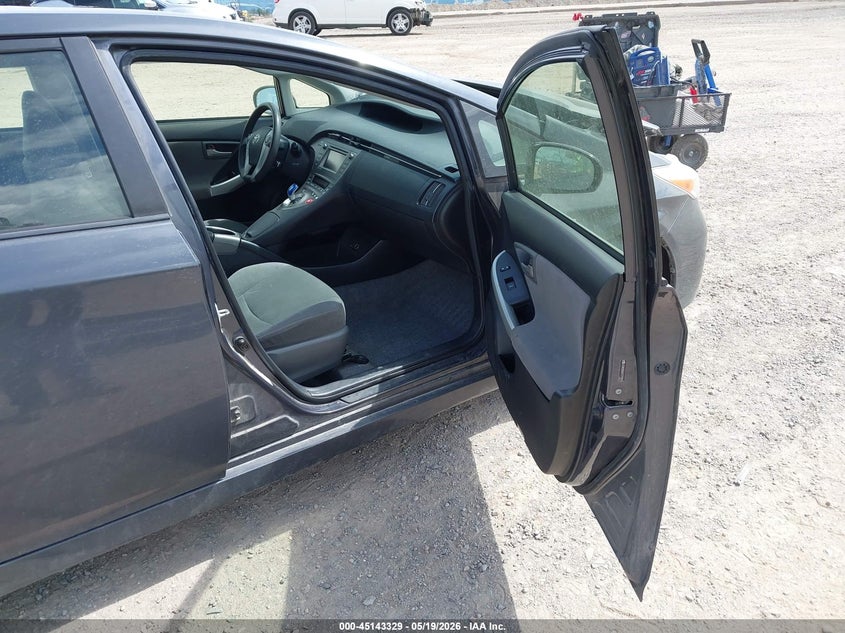2012 TOYOTA PRIUS auction photo 5