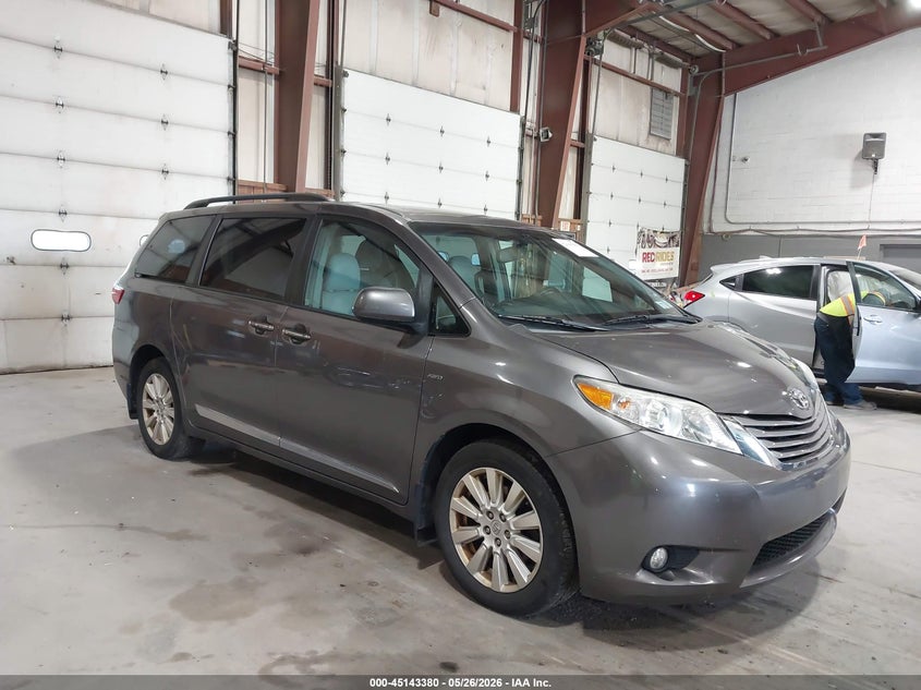2017 TOYOTA SIENNA XLE 7 PASSENGER
