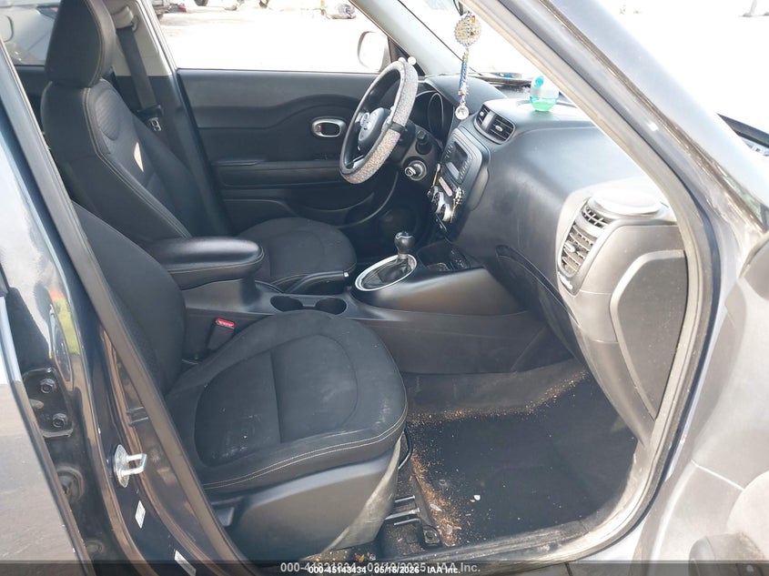 2014 KIA SOUL auction photo 5