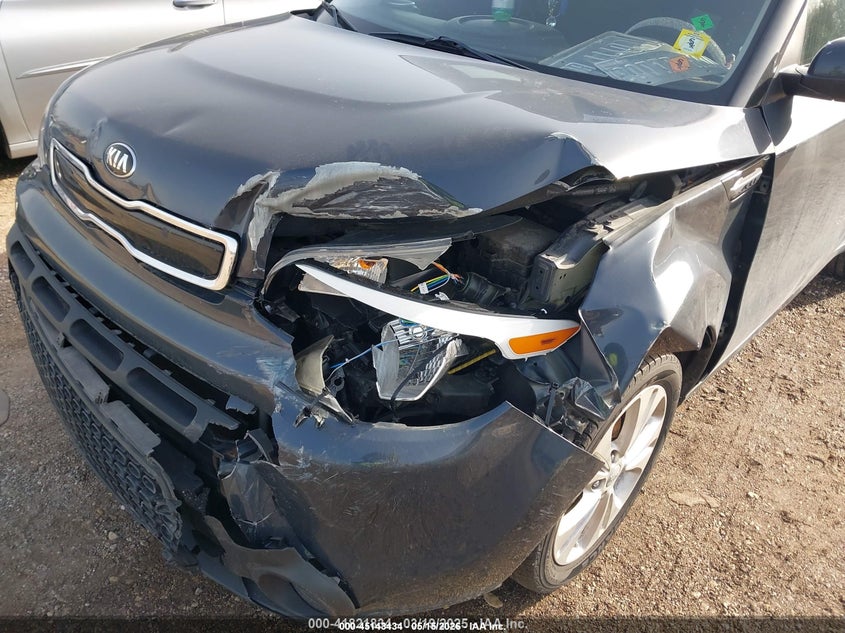 2014 KIA SOUL auction photo 6