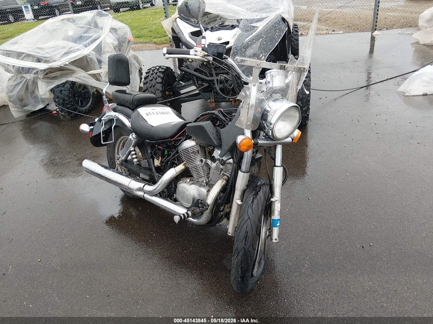 1999 HONDA VT750 — zdjęcie z aukcji