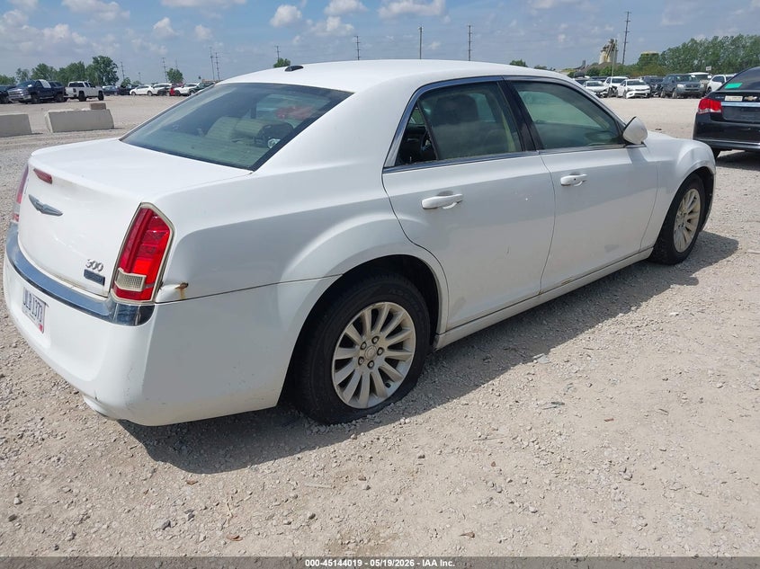 Vin: 2c3ccaag5eh132667, lot: 45641659, chrysler 300 20144