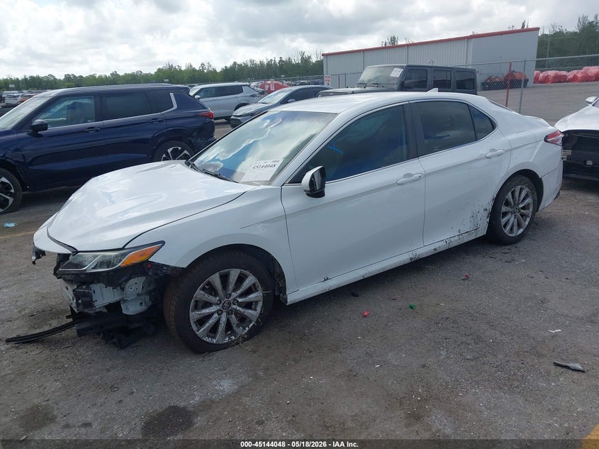 2019 Toyota Camry Le 4T1B11HK3KU233766 photo 1