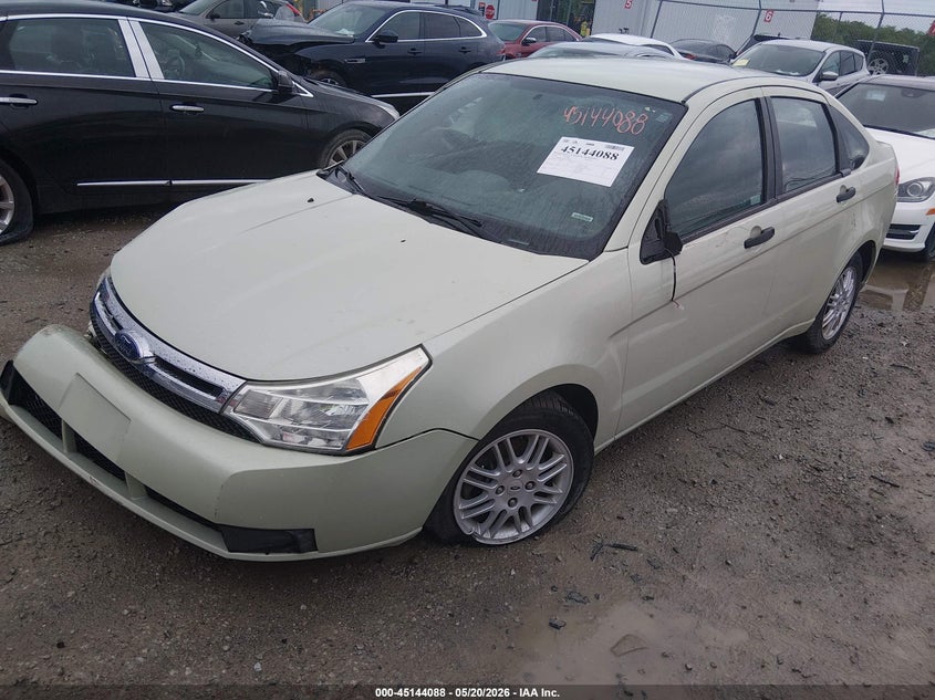 2010 Ford Focus Se 1FAHP3FN2AW187068 photo 1