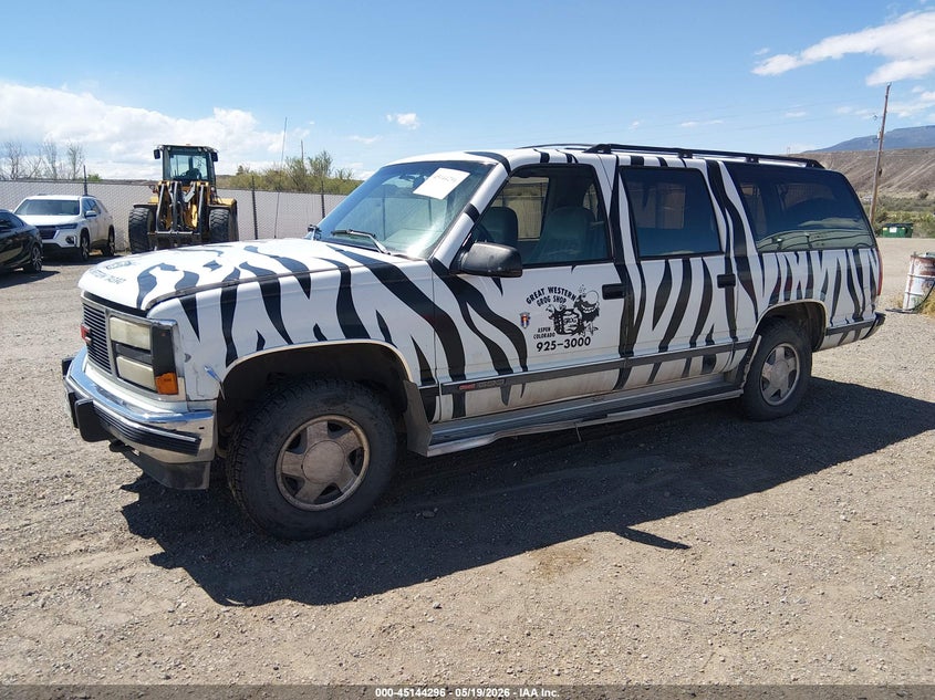 1993 GMC SUBURBAN auction photo 2