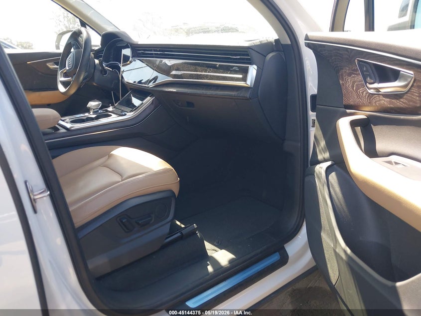2025 AUDI Q7 PREMIUM 45 TFSI QUATTRO TIPTRONIC — Photo 5